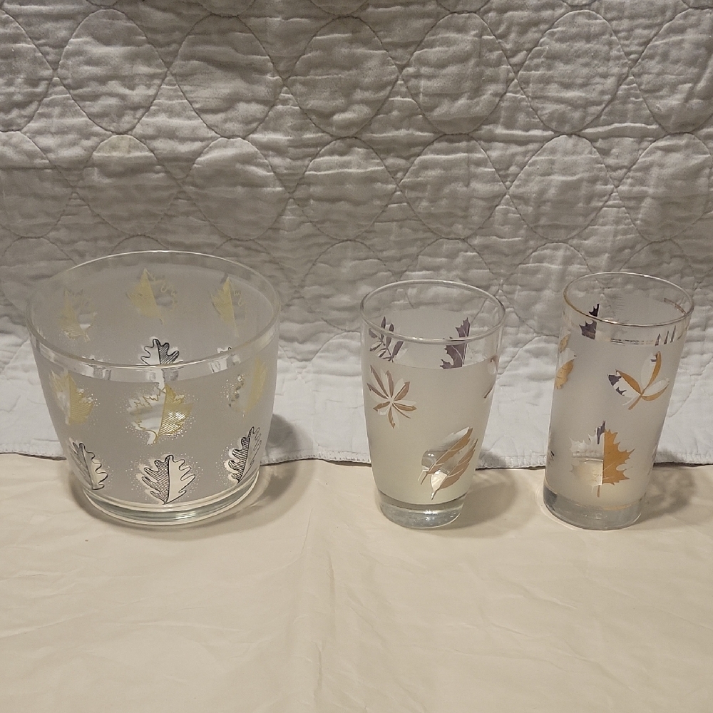 Libbey Frosted Leaf Patterned Ice Bowl and Tumbler Set. Assorted leaf design.